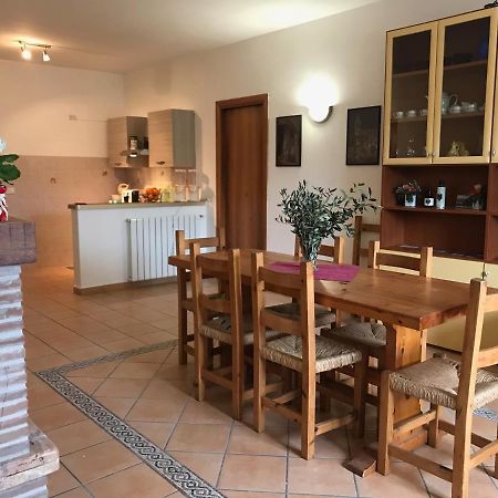 La Casa Di Demetra. Un Paradiso Tra Gli Olivi. Montecchio  Buitenkant foto