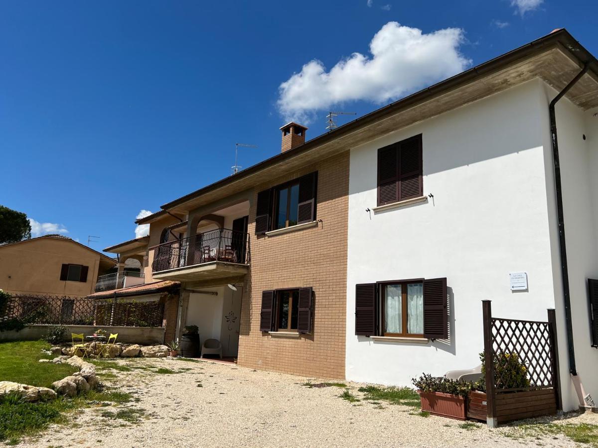 La Casa Di Demetra. Un Paradiso Tra Gli Olivi. Montecchio  Buitenkant foto
